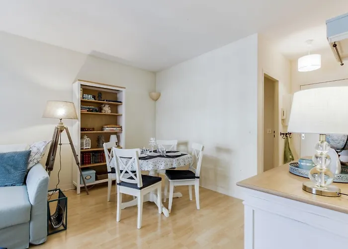 L'hermitage-2 By Interhome Lägenhet